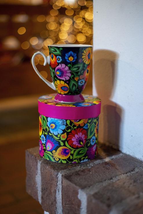Helenka folk mug, black lowicz pattern on top of a box
