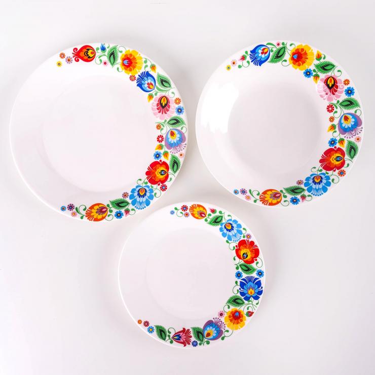 Folk plate for main course, soup and dessert. Decorated with Lowicz colorful flowers.