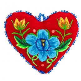 Serduszko na igły z haftowanym niebieskim kwiatkiem