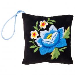 Mini poduszeczka na igły z haftem łowickim - czarna z niebieską różą